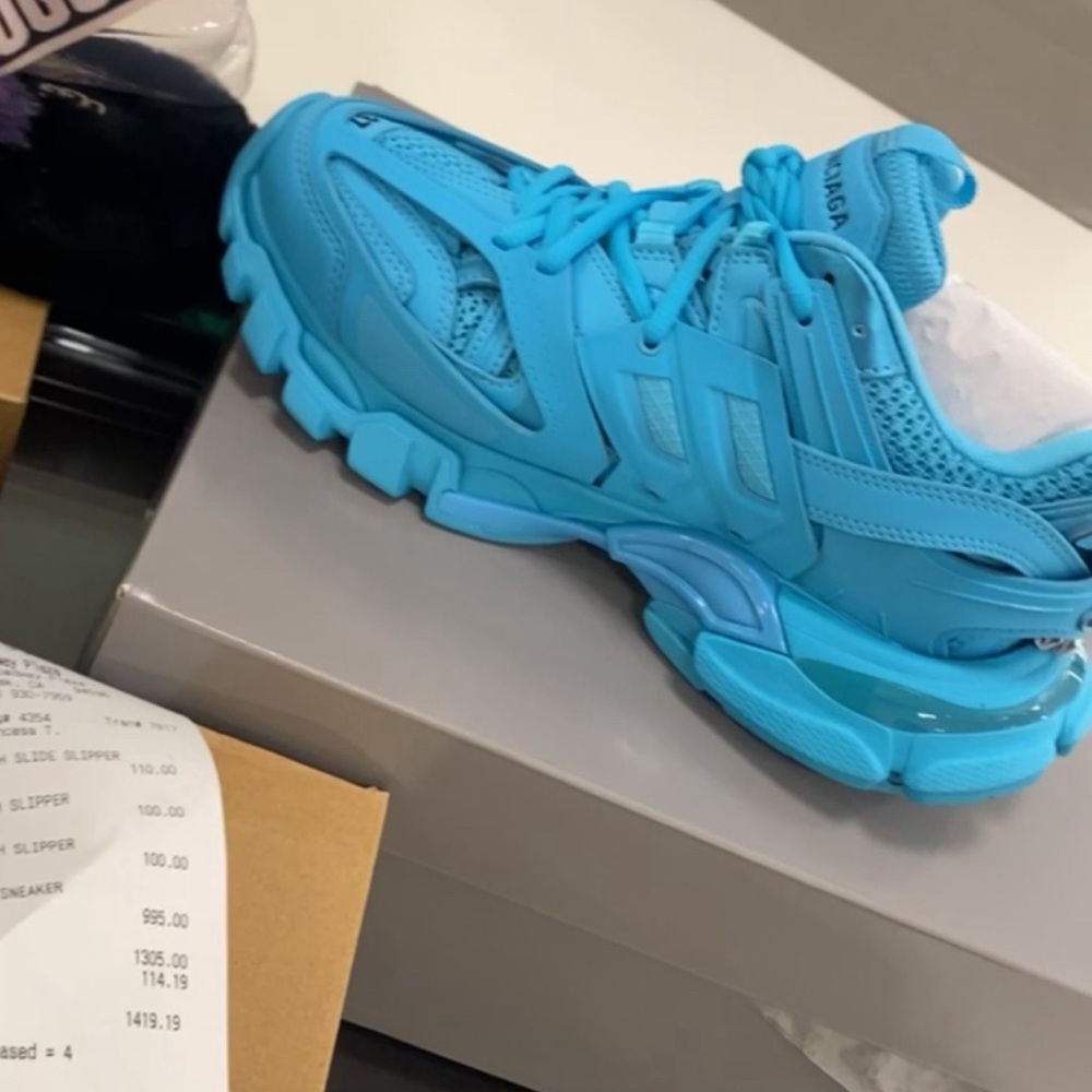 Balenciagas size 7 EU 37